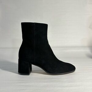 M Gemi The Corsa Boots in Black suede US size 5.5